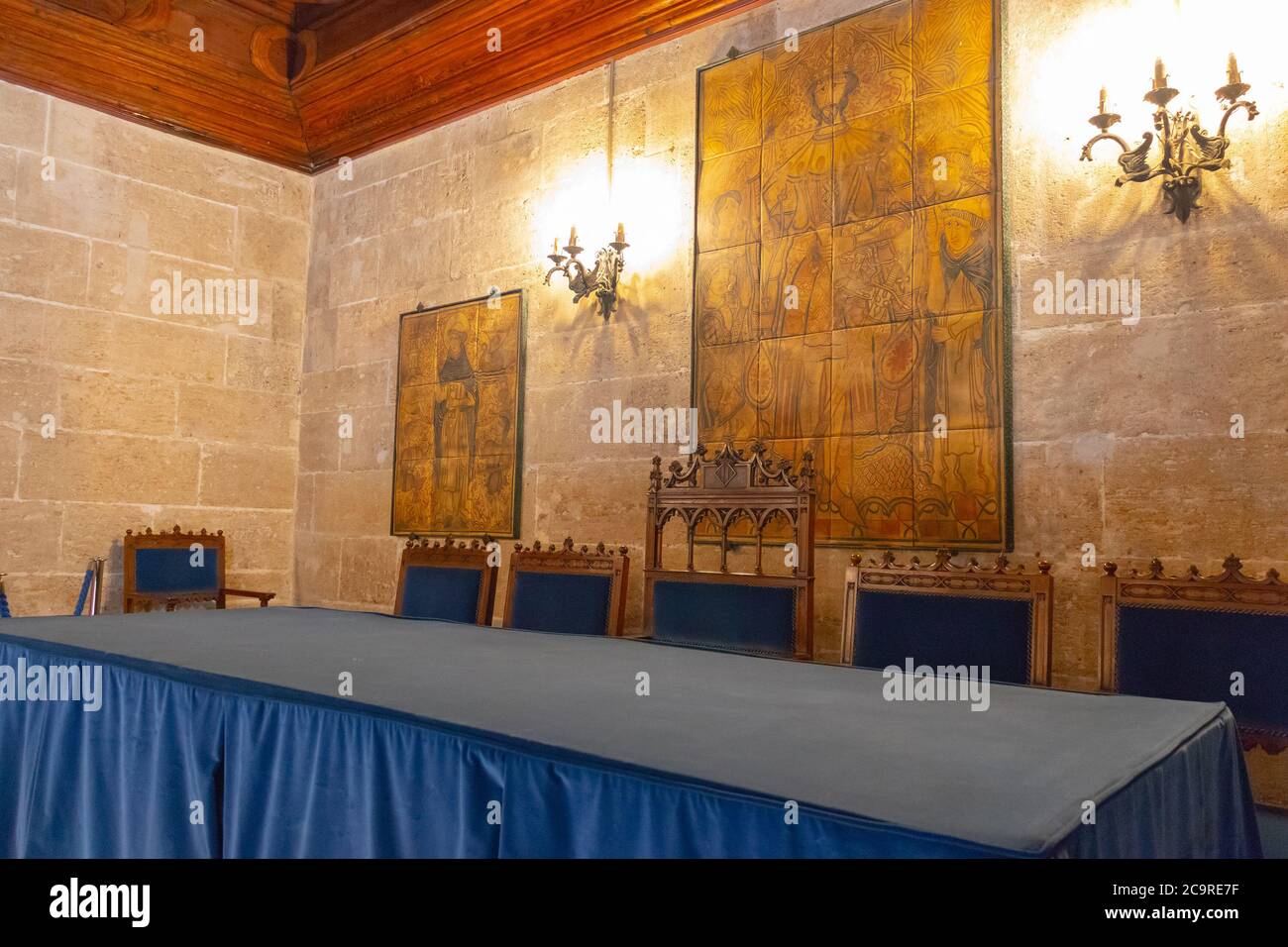 VALENCIA, SPANIEN - 15. JULI 2020: Interieur von Lonja de la Seda, Seidenbörse, gotisches Bürgerhaus in Valencia Stockfoto