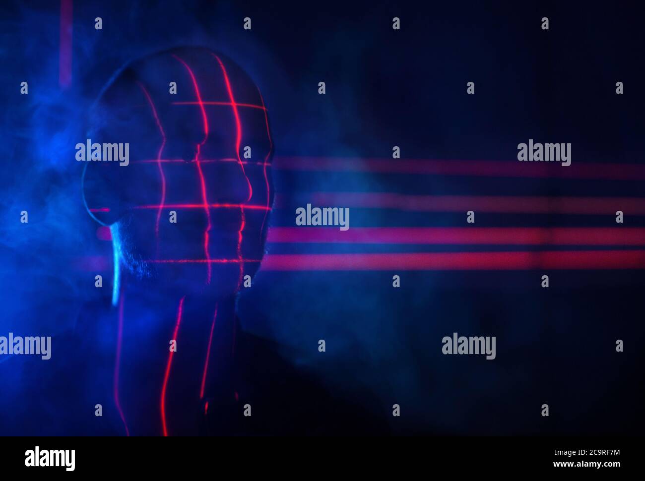 Konzept Identifizieren Beleuchten Gesicht Scan Red Laser. Biometrische Futuristische Gesichtserkennung. Stockfoto