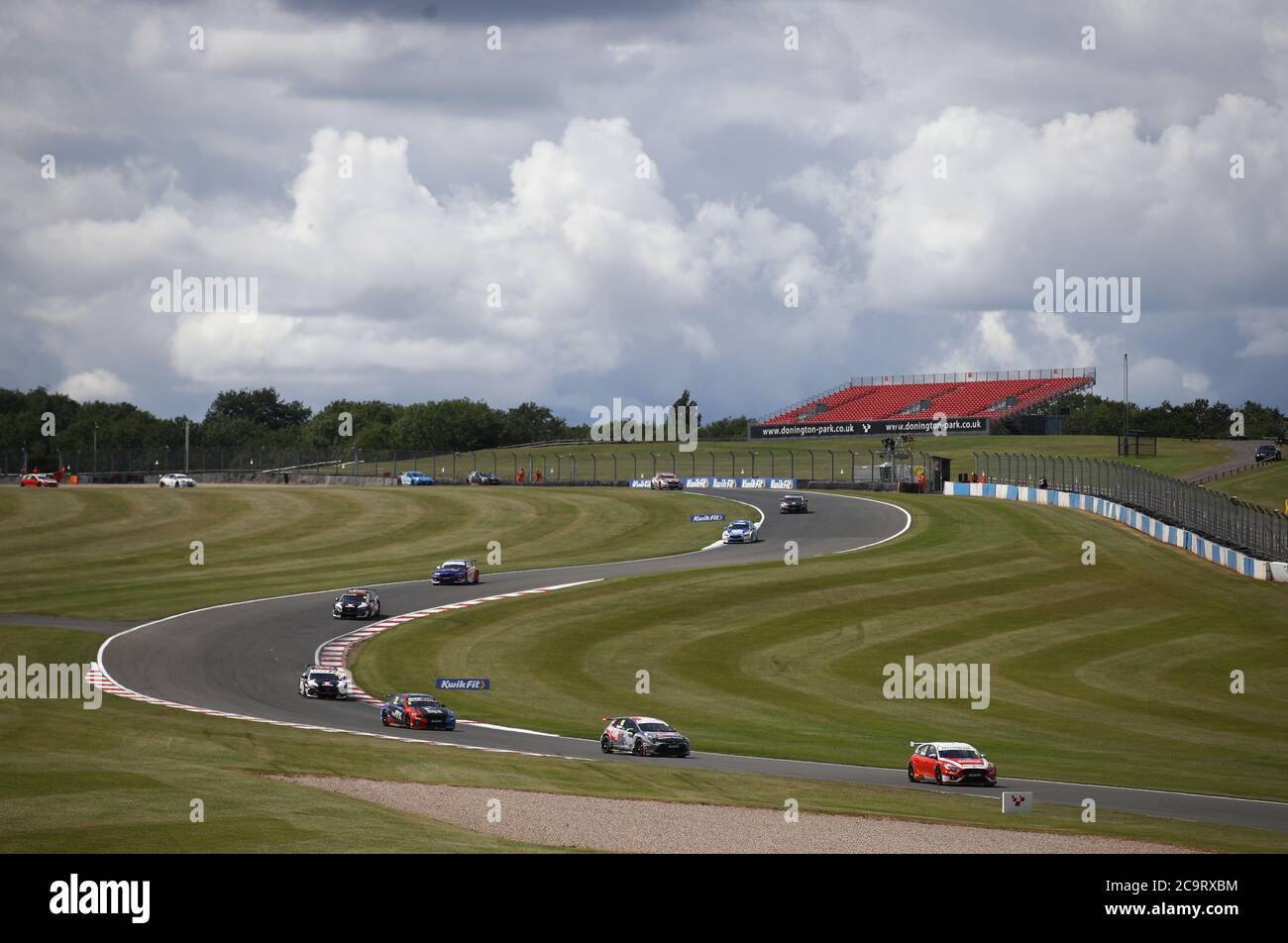 Ein allgemeiner Blick beim zweiten Rennen während der Kwik Fit British Touring Car Championship im Donington Park. Stockfoto