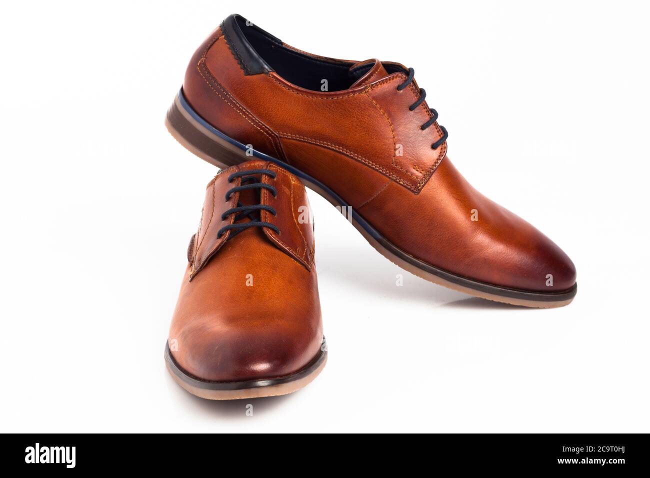 Braun Oxford Schuhe isoliert auf weißem Hintergrund. Stockfoto