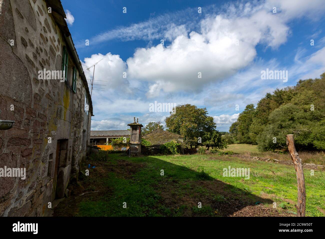 Verfallendes rustikales Haus in Paradela, Provinz Lugo, Galicien Spanien Stockfoto