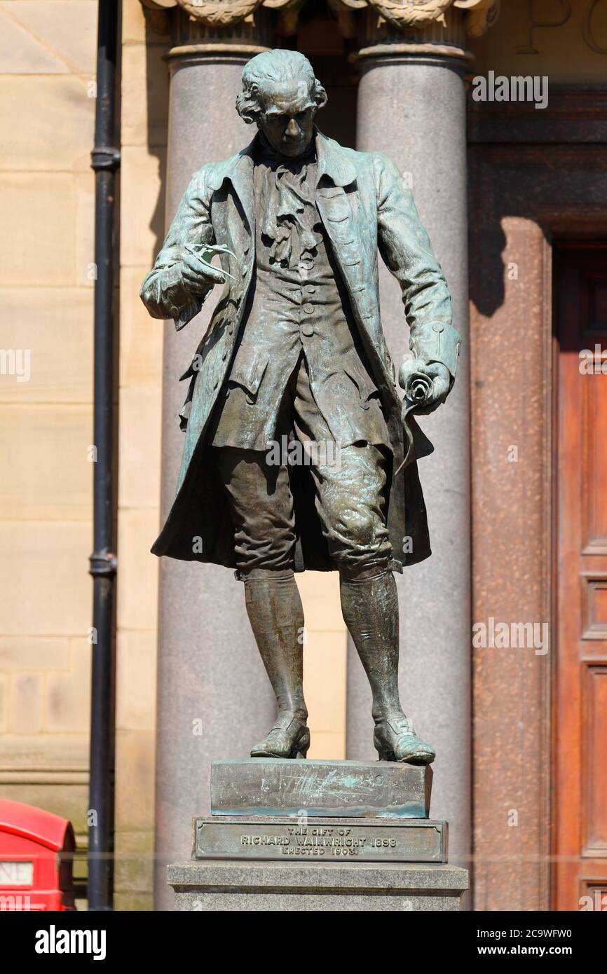 Statue von James Watt von Henry C. Fehr auf dem Leeds City Square Stockfoto