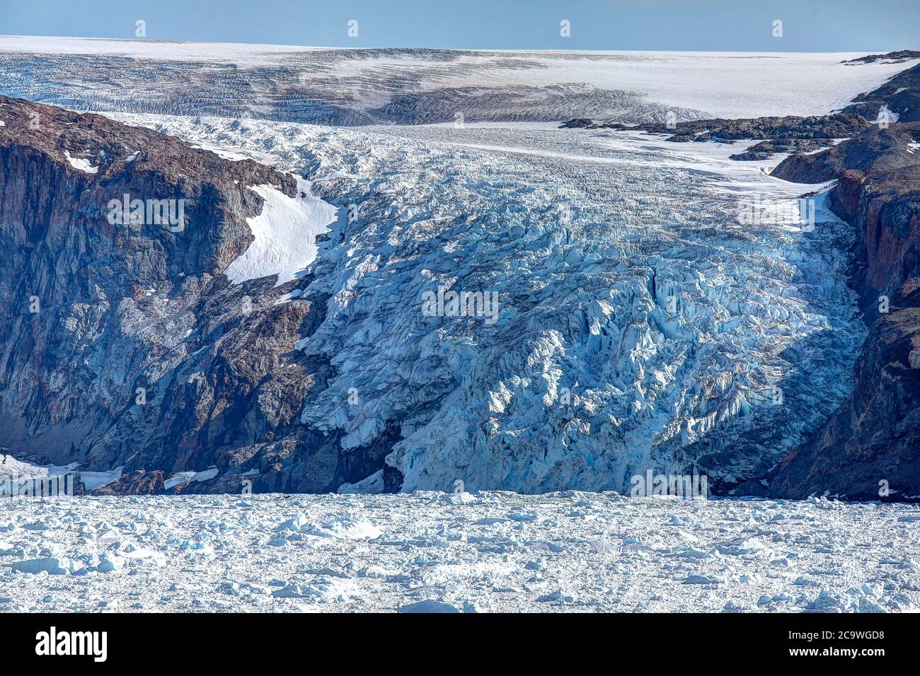 Tasiilaq ist eine Stadt in der Gemeinde Sermersooq im Südosten Grönlands. Es ist umgeben von hervorragenden Wandermöglichkeiten. Stockfoto