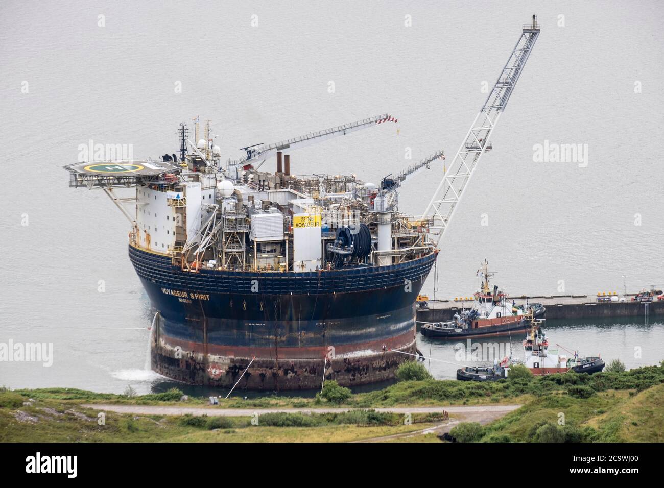 Voyageur Spirit, FPSO, Floating Storage / Production Vessel, Ankunft am Trockendock am Kishorn Port, Loch Kishorn, in den NW Highlands von Schottland Stockfoto