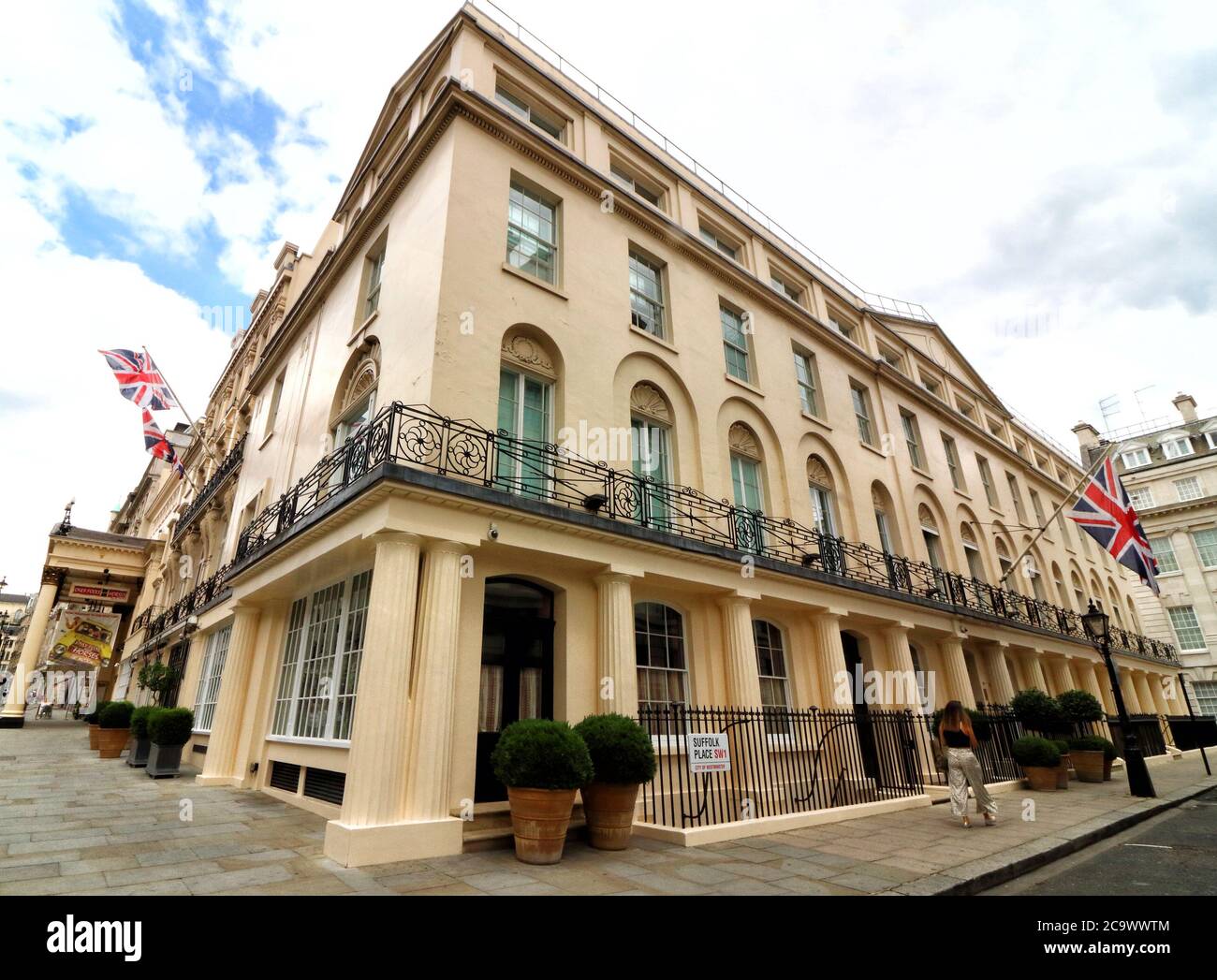 London, Großbritannien. August 2020. Das Haymarket Hotel befindet sich direkt neben dem Theatre Royal im Herzen von Londons West End.viele der weltweit bekannten 5-Sterne-Luxushotels in London sind trotz der Lockerung der Beschränkungen des Gastgewerbes durch die Regierung immer noch geschlossen. Da Reisen aus den USA immer noch minimal sind und Hochzeiten, Gesellschaftsveranstaltungen und Firmenveranstaltungen auf stark reduziertem Niveau stattfinden, sind diese High-End-Reiseziele entweder geschlossen oder mit einem festen Personal besetzt. Kredit: Keith Mayhew/SOPA Images/ZUMA Wire/Alamy Live Nachrichten Stockfoto