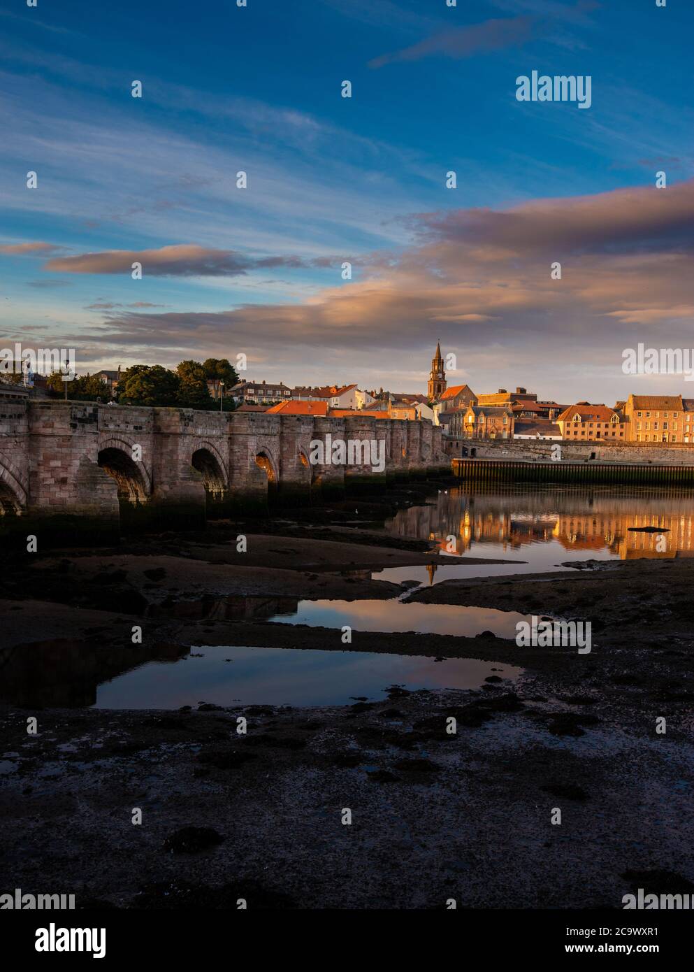 Berwick upon Tweed, Englands nördlichste Stadt mit der Alten Brücke auf Befehl von James VI / I gebaut Stockfoto