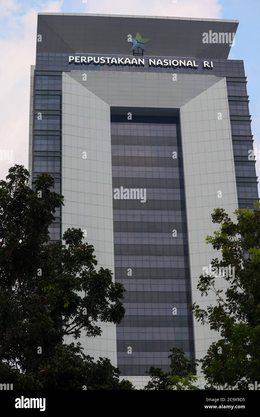 Jakarta / Indonesien - Juli 19,2020. Indonesiens Nationalbibliothekgebäude, das sich an der merdeka Straße südlich von Jakarta gegenüber der nationa befindet Stockfoto
