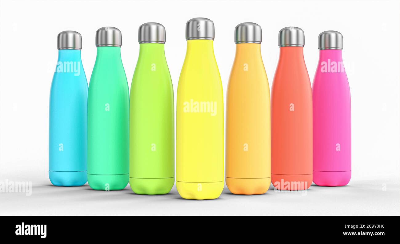 Set von thermischen farbigen Stahlflaschen auf weißem Hintergrund. Niemand um. Stockfoto