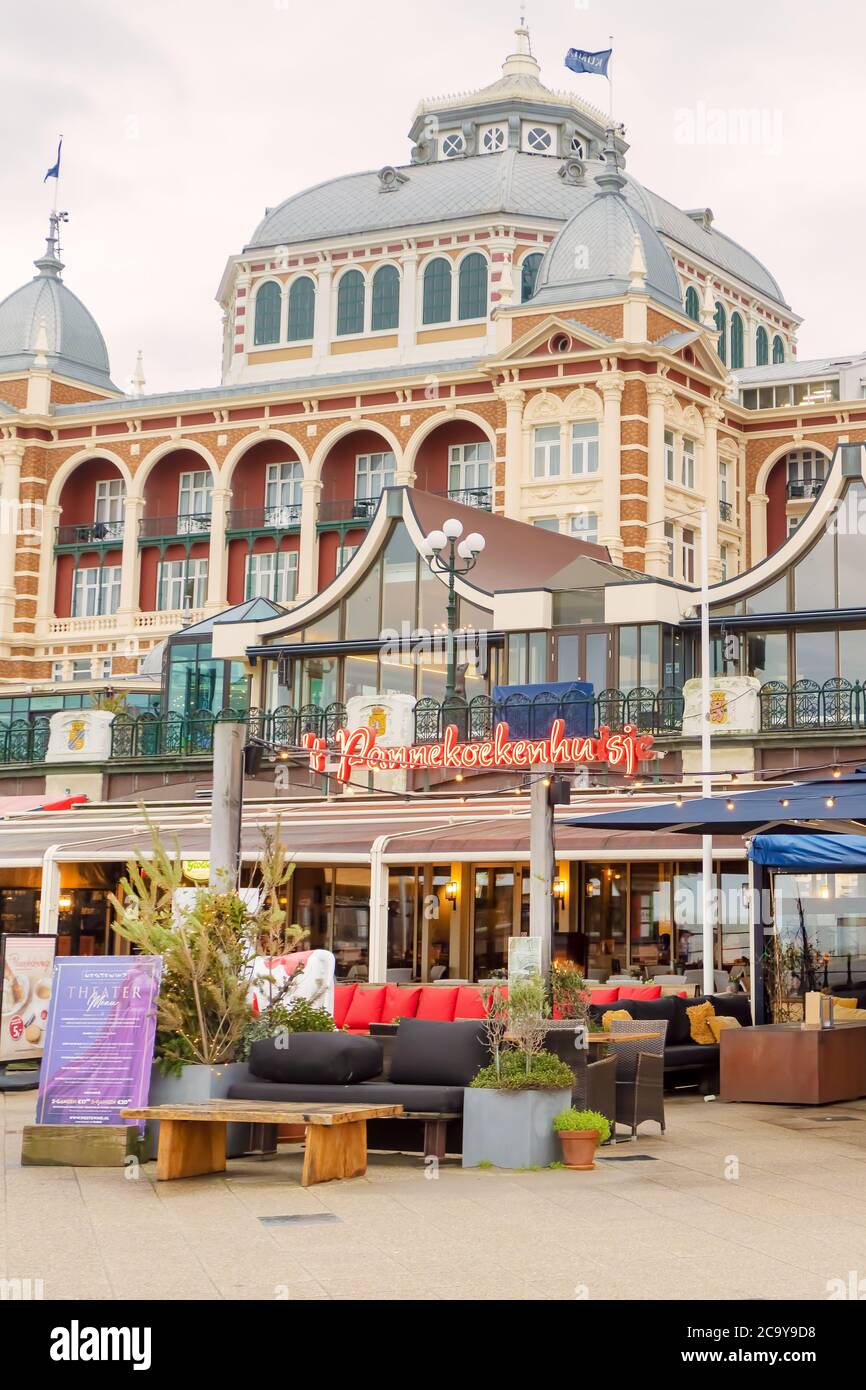 Den Haag, Niederlande - 14. Januar 2020: Blick auf das berühmte Kurhaus Hotel und Casino in der niederländischen Stadt Den Haag in Scheveningen, The Nether Stockfoto