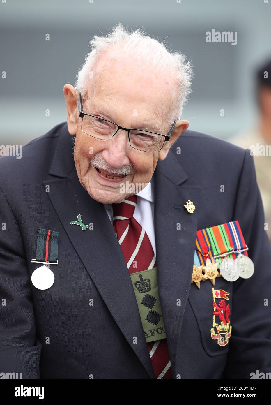 Kapitän Sir Tom Moore bei einem Besuch des Army Foundation College in Harrogate, North Yorkshire als Teil seiner neuen Rolle als Ehrenoberst des nördlichen militärischen Ausbildungsbetriebs. Stockfoto