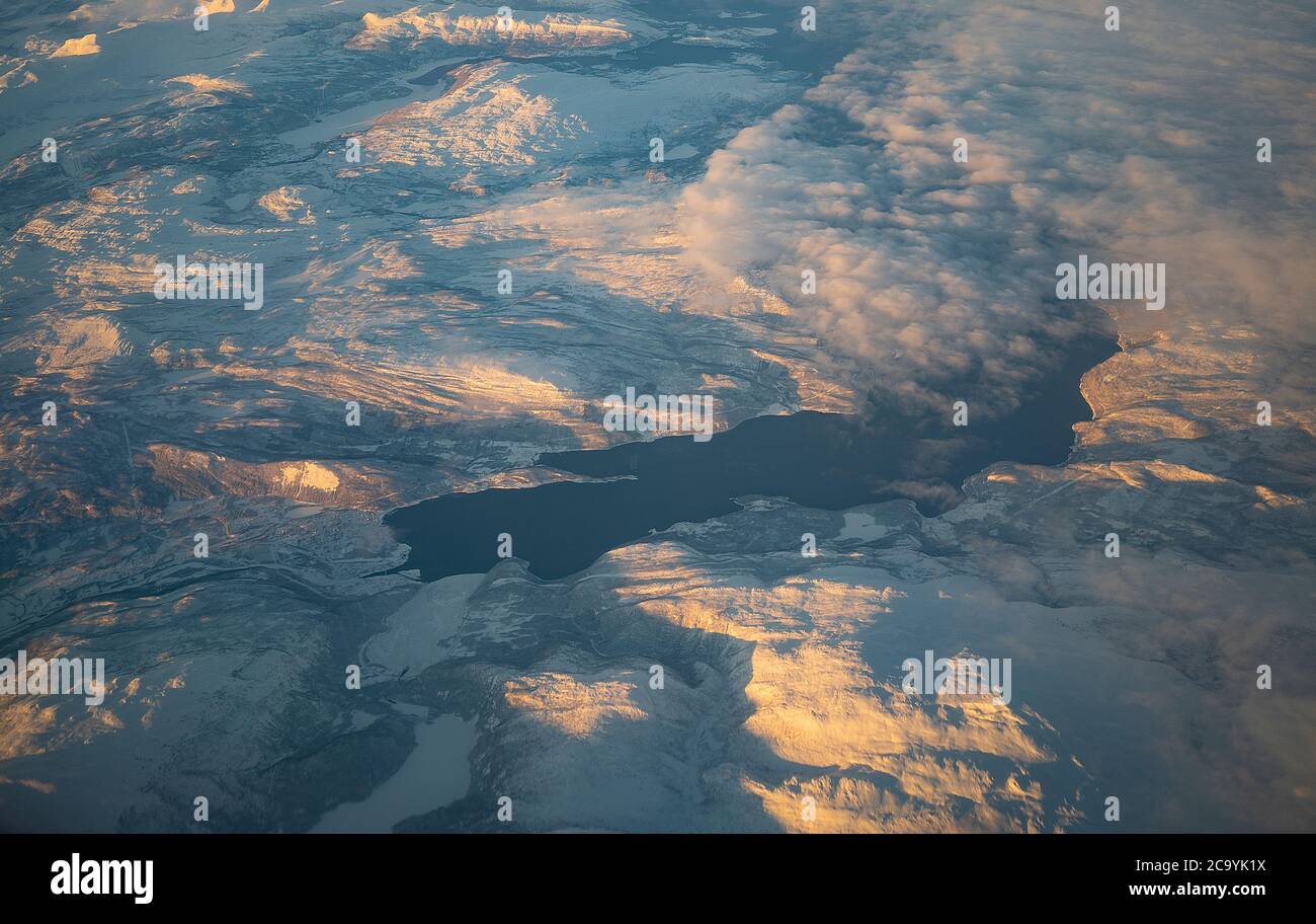 Luftaufnahme über die skandinavischen Berge. Norwegen Stockfoto