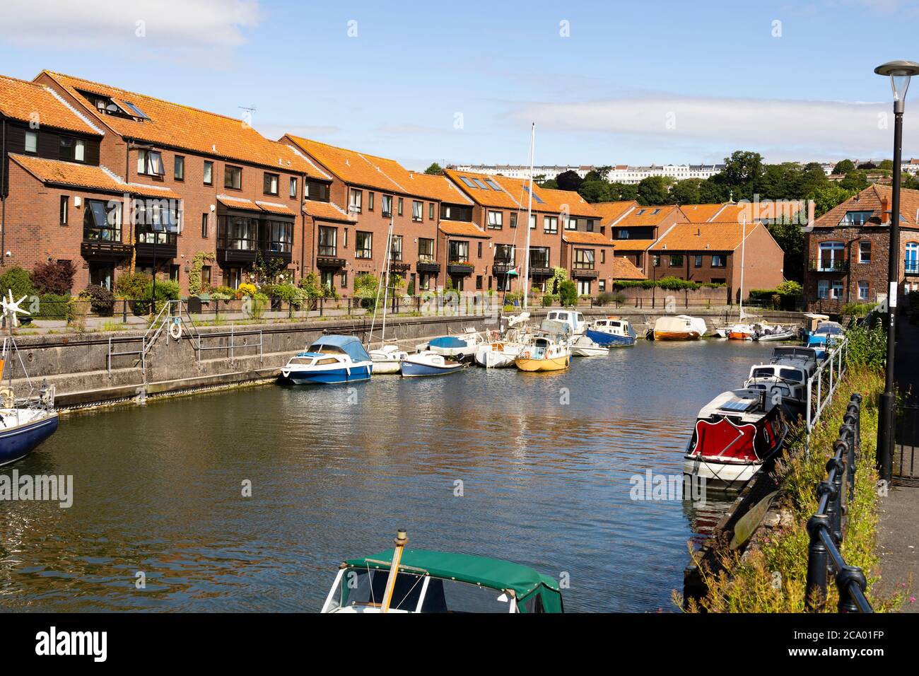 Häuser am Wasser in Pooles Wharf, Hotwells, Bristol, England. Juli 2020 Stockfoto