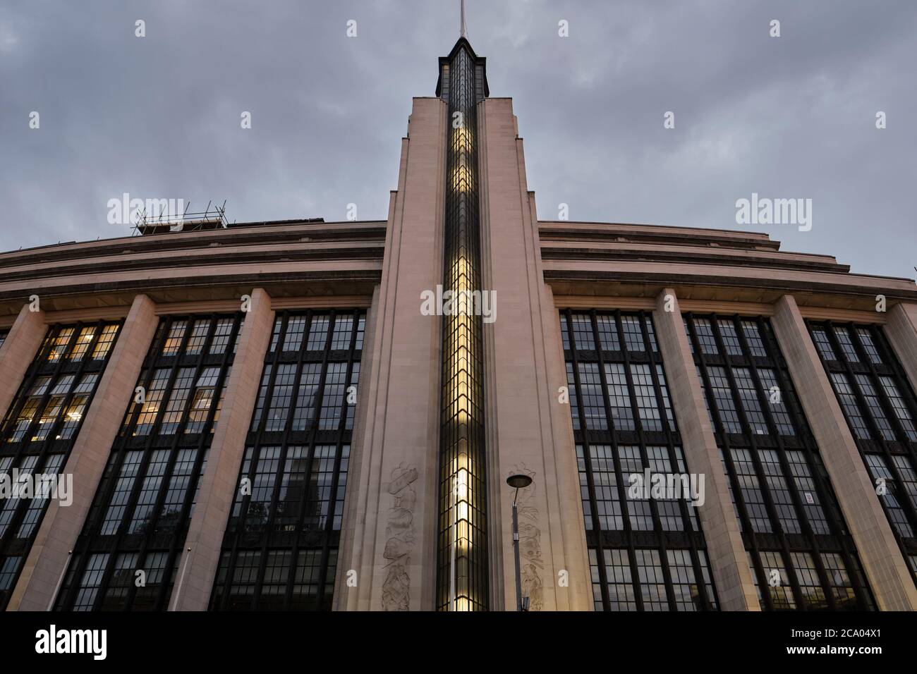 Barkers Shopping Arcade, ehemalige John Barkers großartige Kaufhäuser an der Kensington High Street (Art Deco, 1938 - Architekt: Bernard George). Stockfoto Barkers Shopping Arcade, ehemalige John Barkers großartige Kaufhäuser an der Kensington High Street (Art Deco, 1938 - Architekt: Bernard George). Stockfoto