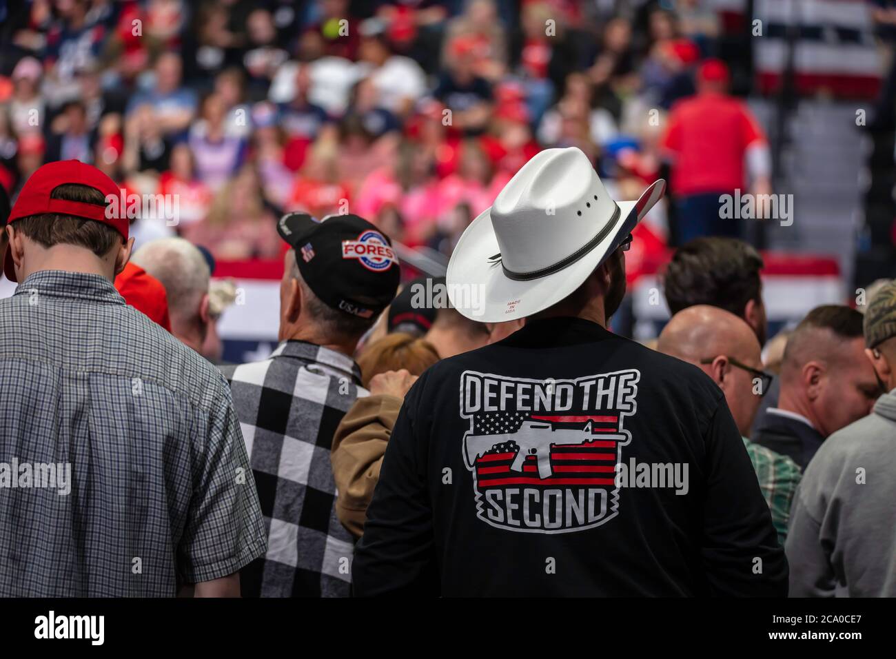 Präsident Trump Unterstützer trägt ein zweites Amendment Shirt an der Rallye im Kolosseum von Bojangle Stockfoto