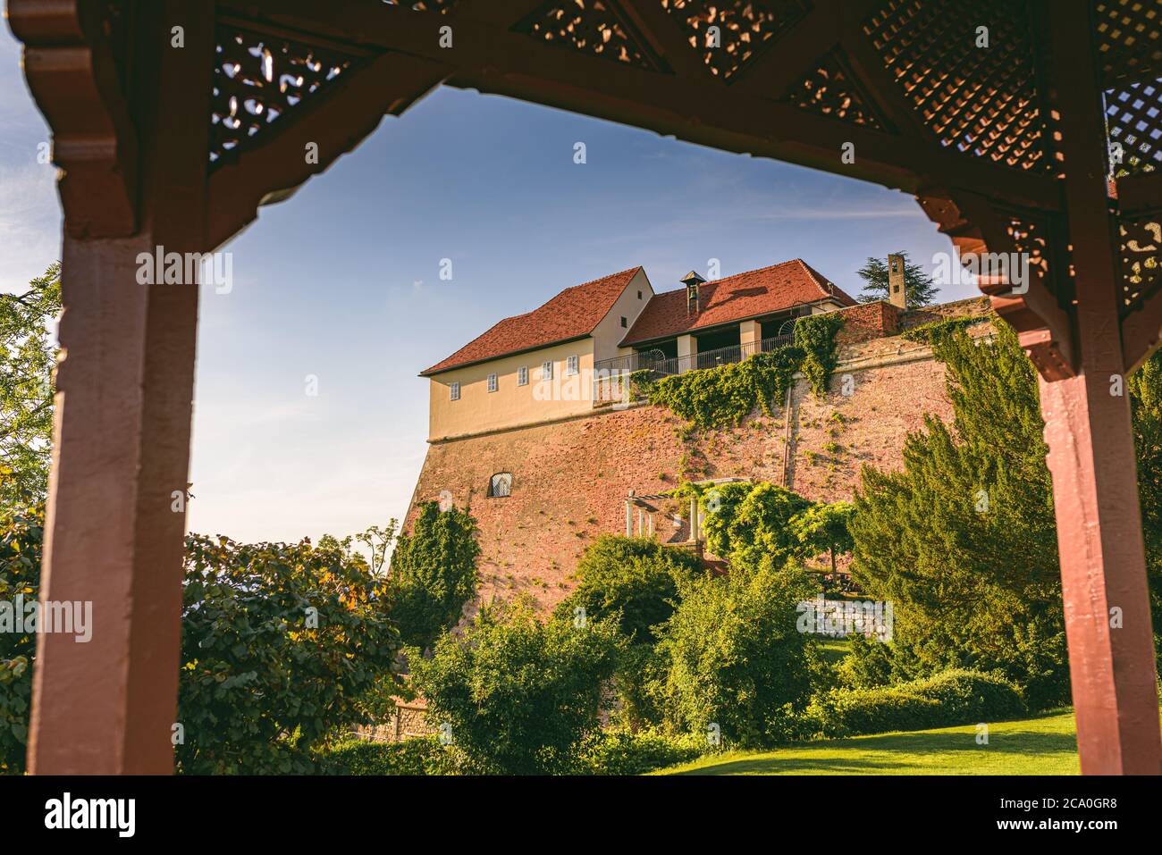 Blick vom Pavillion auf den Schlossberg Stockfoto