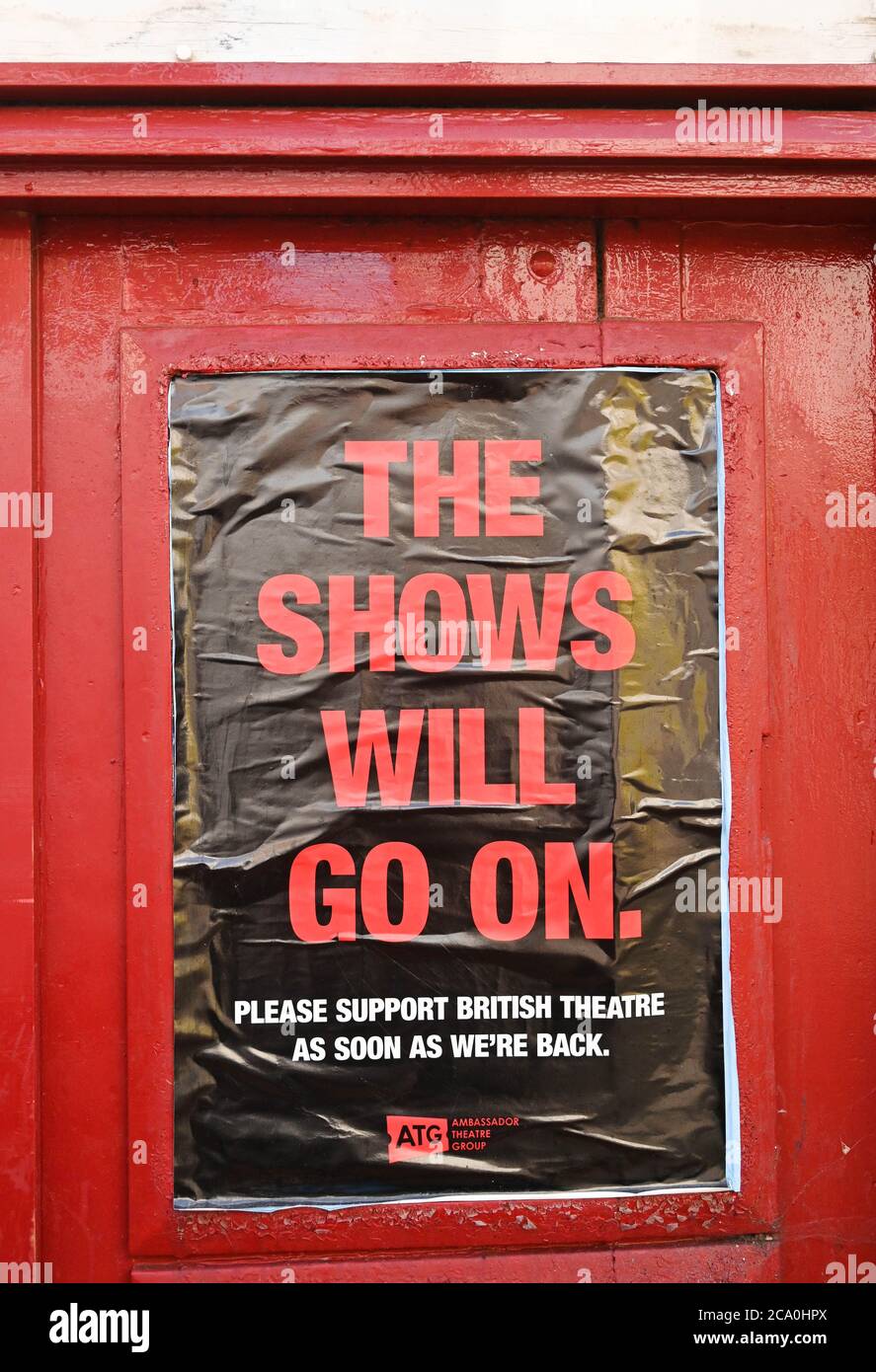 Theater Royal Brighton Bühne Tür Eingang mit den Shows wird auf Plakaten gehen Stockfoto
