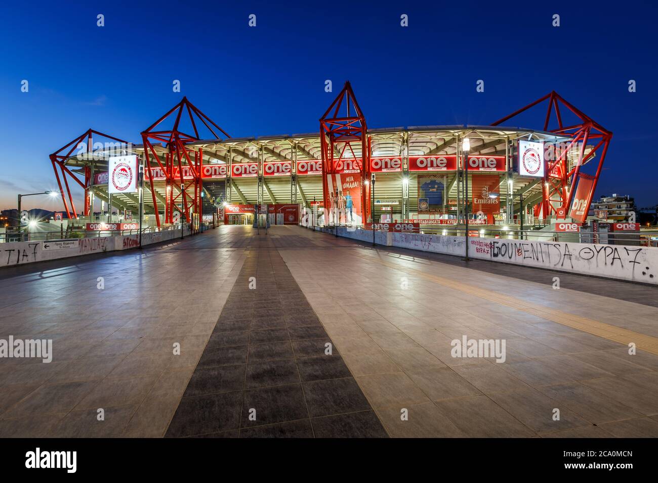 Athen, Griechenland - November 15, 2019: Blick auf das Karaiskaki Stadium, dem Heimstadion von Olympiakos Piräus Football Club in Piräus, Athen. Stockfoto