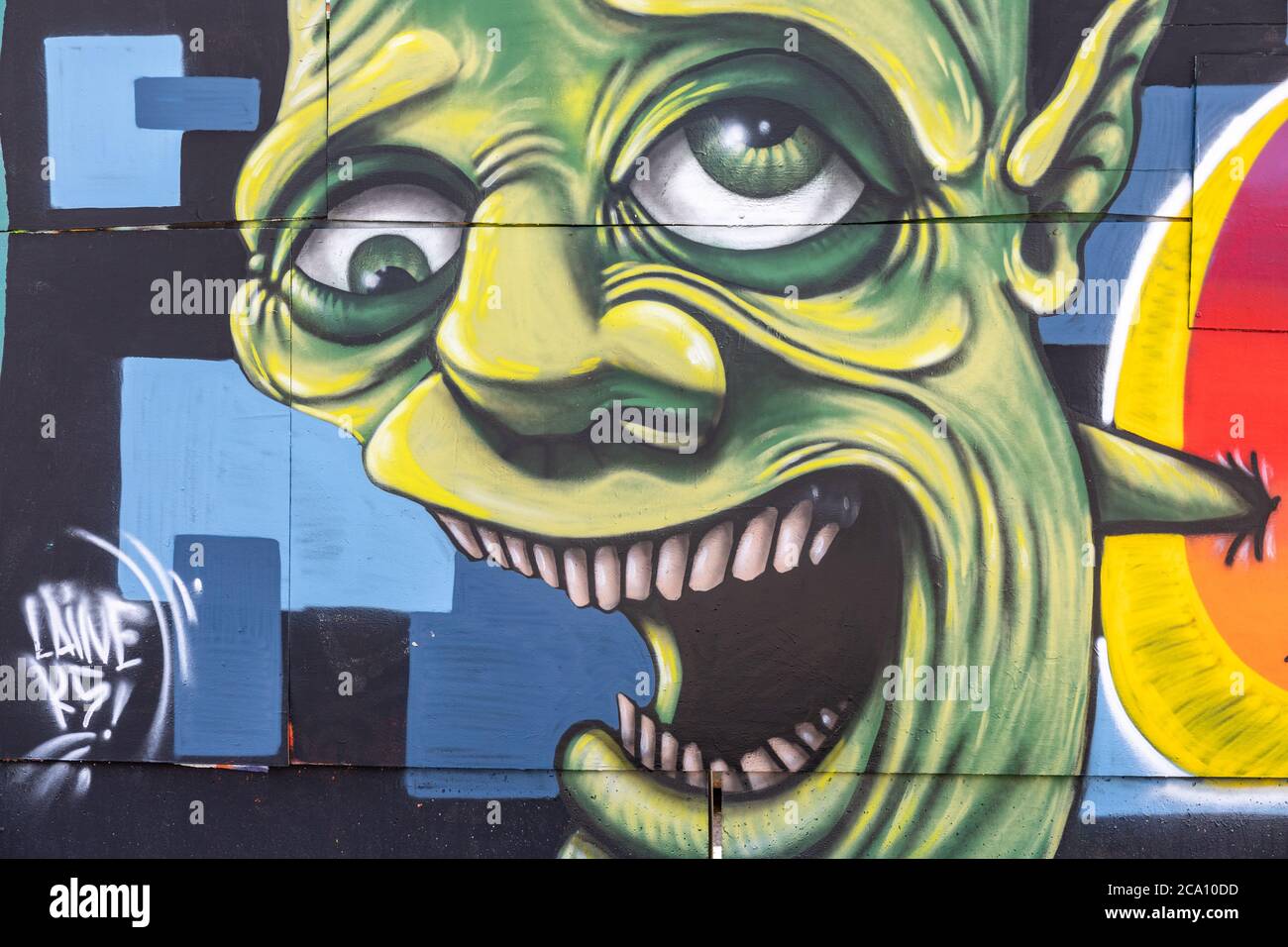 Graffiti-Wandgemälde auf der Graffiti-Wand von Suvilahti in Helsinki, Finnland Stockfoto