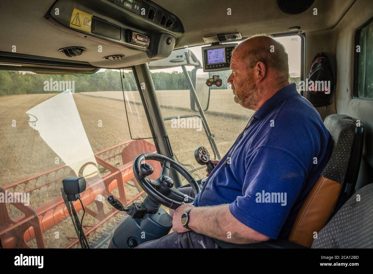 Fahren des Mähdreschers Stockfoto