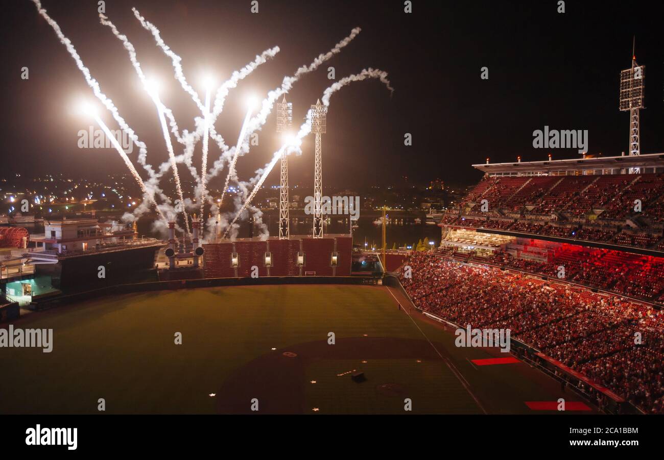 Feuerwerk in einem Baseball-Stadion in Cincinnati, Ohio Stockfoto