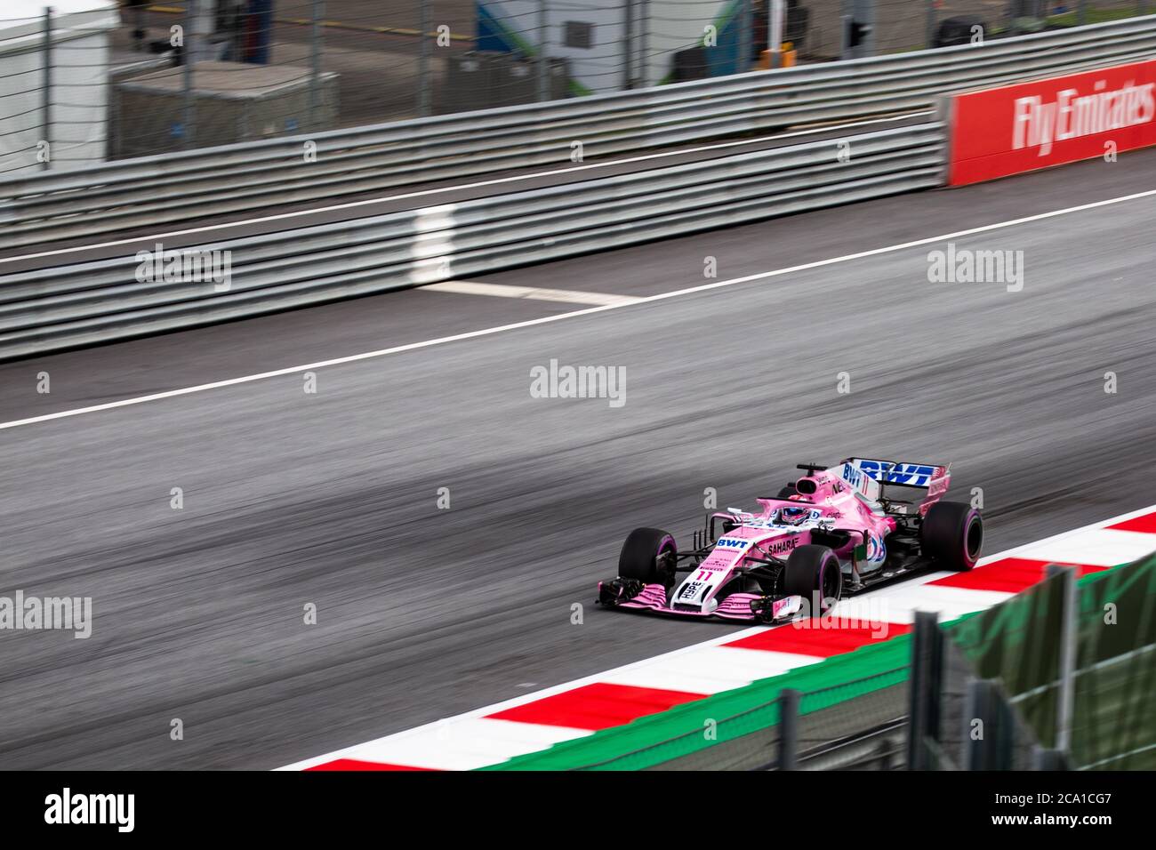 Sergio Pérez fährt seine Force India VJM11 während der Qualifikation für den Großen Preis von Österreich 2018 auf dem Red Bull Ring, Stockfoto