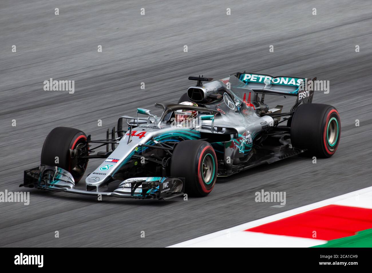 Lewis Hamilton in seinem Mercedes AMG F1 W08 EQ Power+ Fahrzeug während des Qualifyings des Grand Prix von Österreich 2018 auf dem Red Bull Ring. Stockfoto