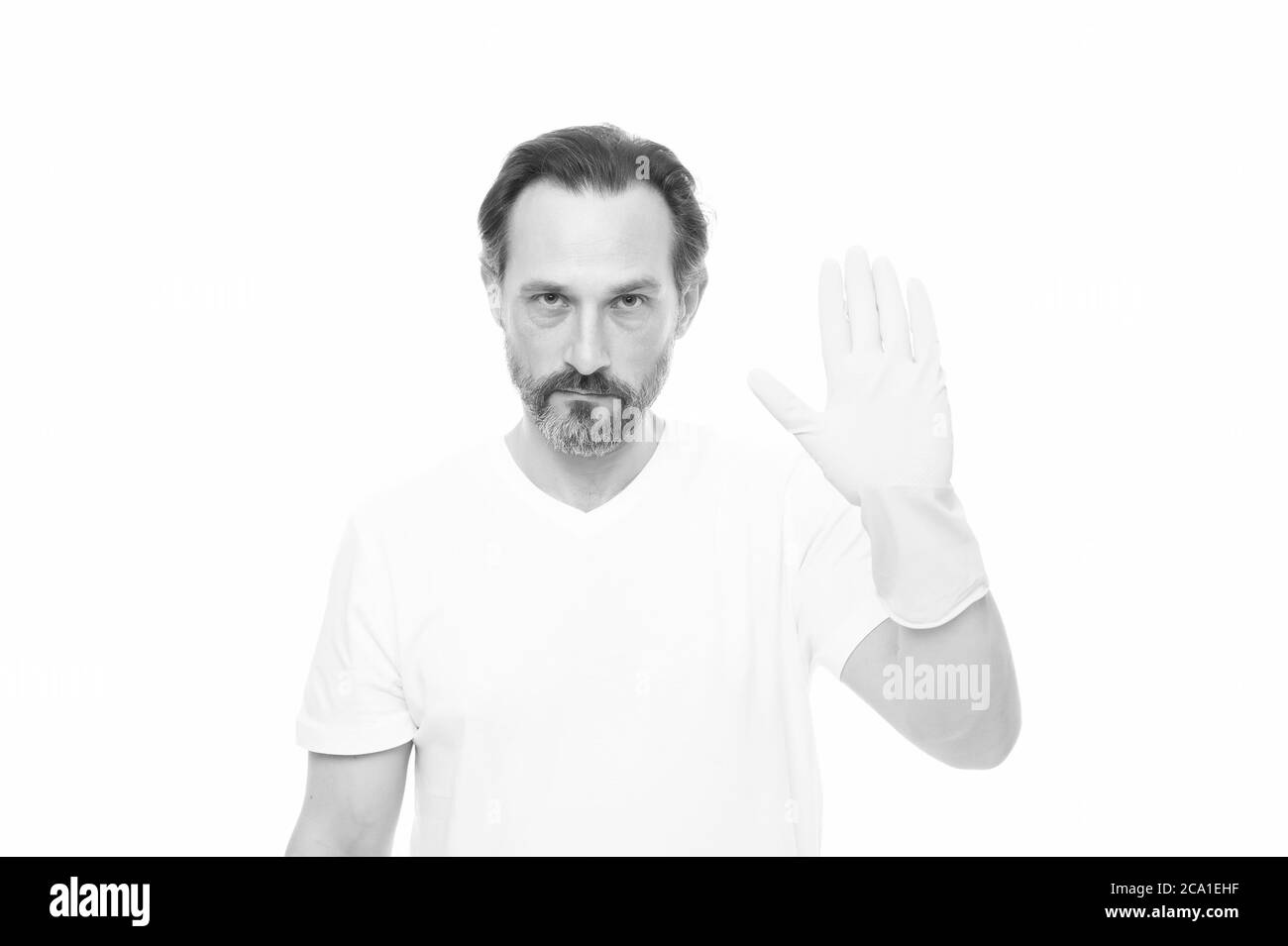 Stoppen immer schmutzig. Reife Mann tragen Gummihandschuhe. Mann Reinigung zu Hause. Pflege der Hände beim Waschen Geschirr. Hand Hautschutz. Alltag mit häuslichen Aufgaben. Er wird jede Aufgabe bewältigen. Stockfoto Stoppen immer schmutzig. Reife Mann tragen Gummihandschuhe. Mann Reinigung zu Hause. Pflege der Hände beim Waschen Geschirr. Hand Hautschutz. Alltag mit häuslichen Aufgaben. Er wird jede Aufgabe bewältigen. Stockfoto