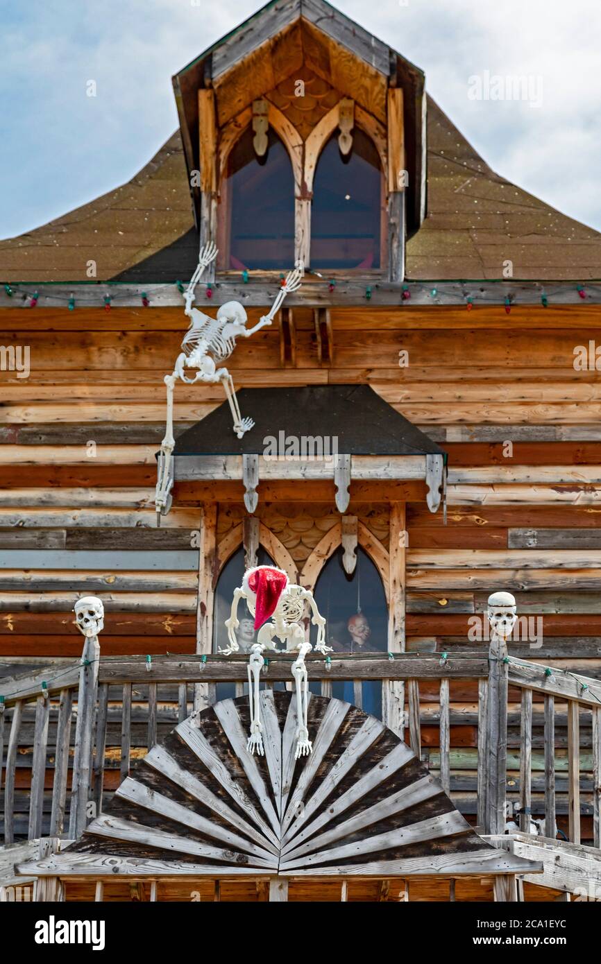 Holly, Michigan - Rotten Manor, ein Geisterhaus und eine Geisterwaldattraktion in der Nähe von Detroit. Stockfoto