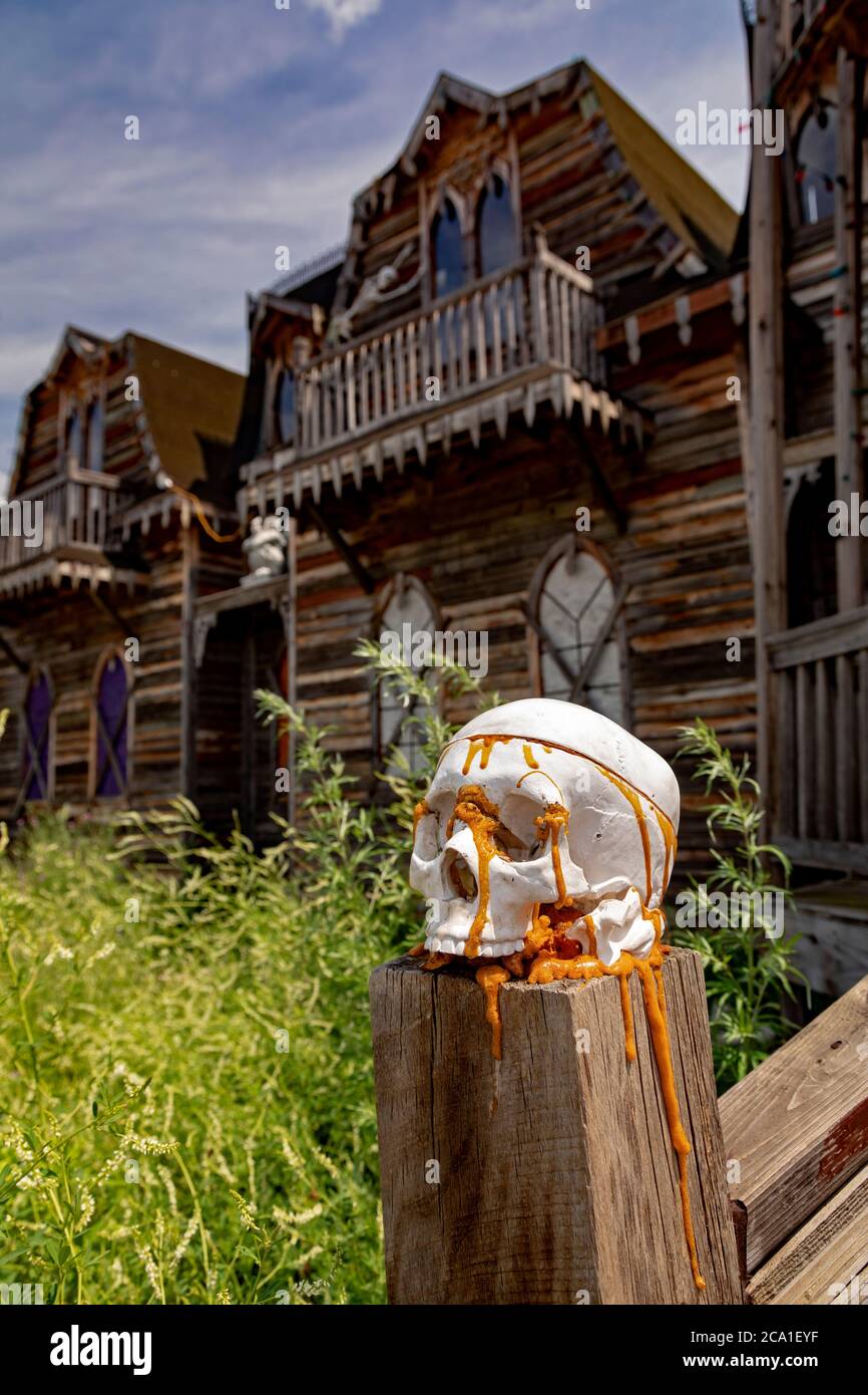 Holly, Michigan - Rotten Manor, ein Geisterhaus und eine Geisterwaldattraktion in der Nähe von Detroit. Stockfoto