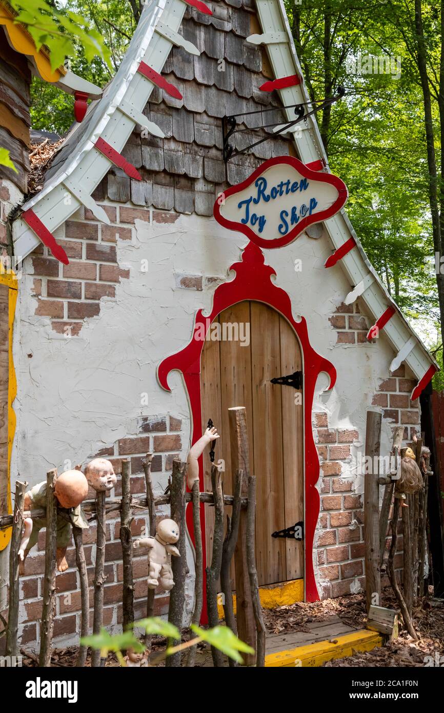 Holly, Michigan - The Rotten Toy Shop at Rotten Manor, a Haunted House and Haunted Forest Attraction near Detroit. Stockfoto