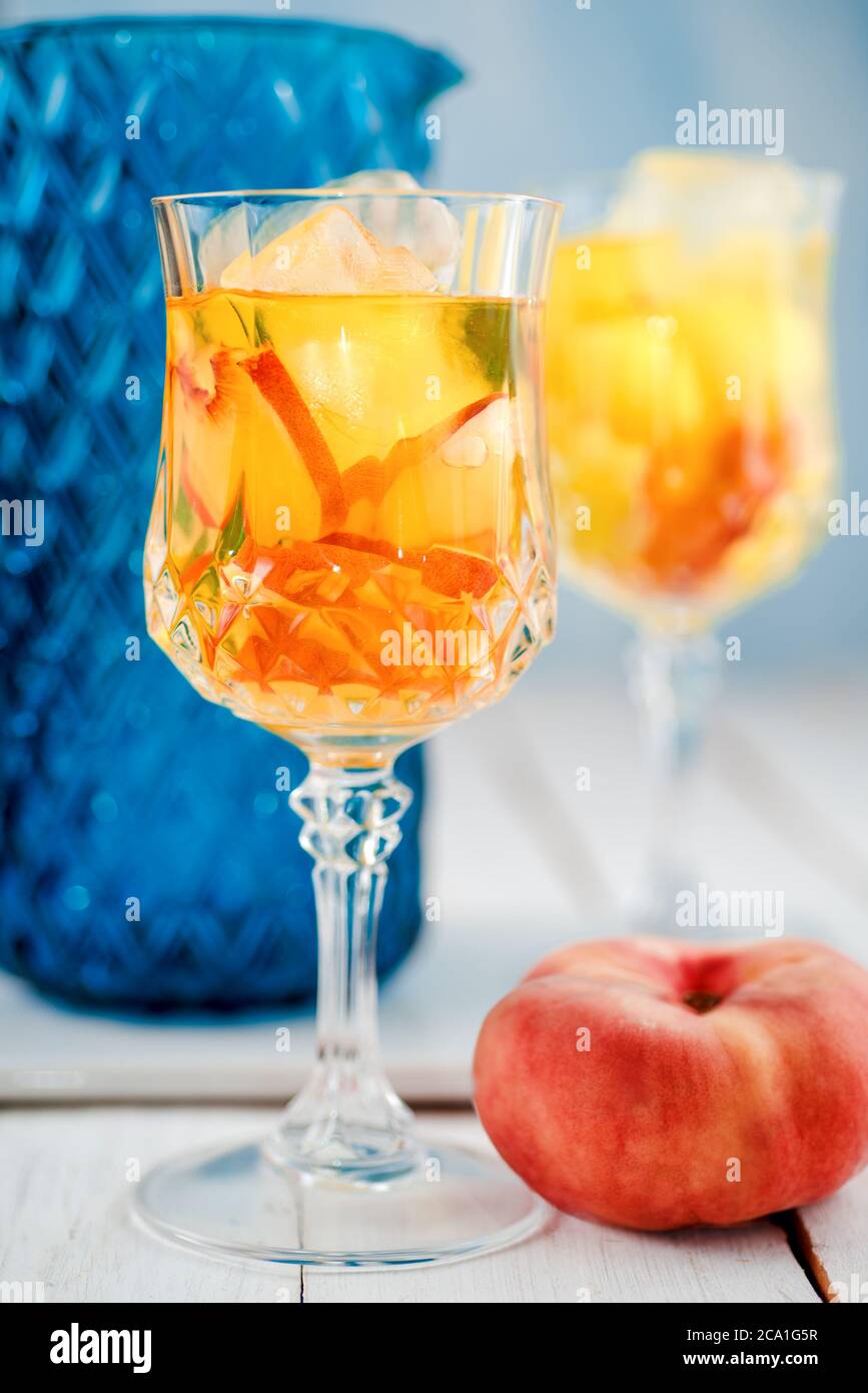 Cold Peach erfrischender Sommersaft Stockfoto