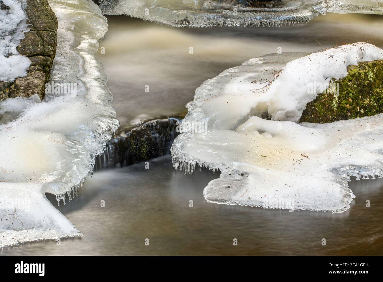 Eisformationen auf Pott's Creek, Bracebridge, Ontario, Kanada Stockfoto