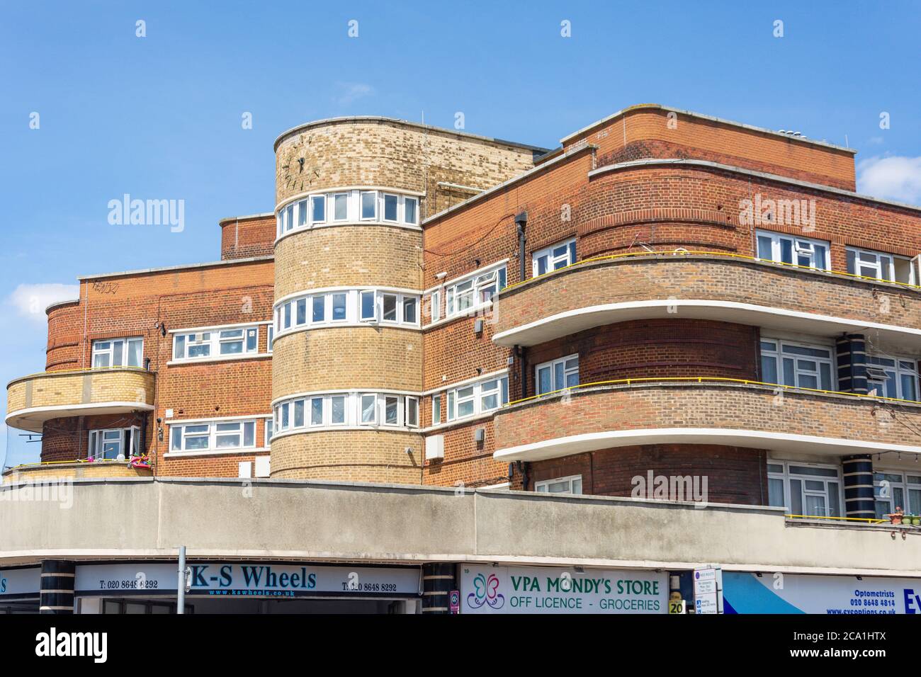 Art Deco Rosehill Court Apartmentgebäude, St Helier Parade, Rosehill, London Borough of Sutton, Greater London, England, Vereinigtes Königreich Stockfoto