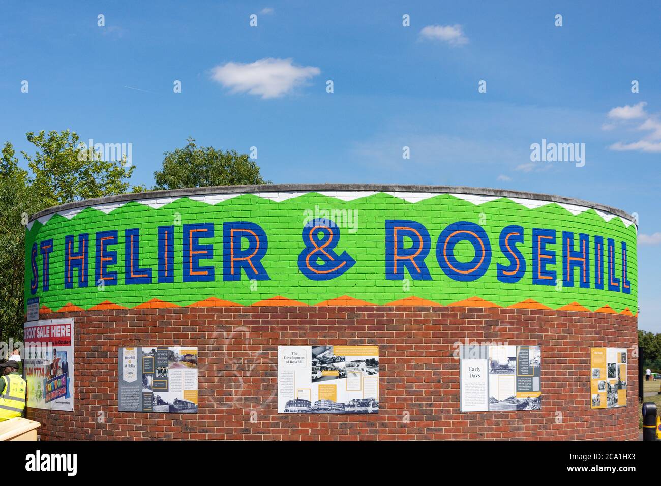 St Helier & Rosehill Schild auf Rundturm, Wrythe Lane, Rosehill, London Borough of Sutton, Greater London, England, Vereinigtes Königreich Stockfoto