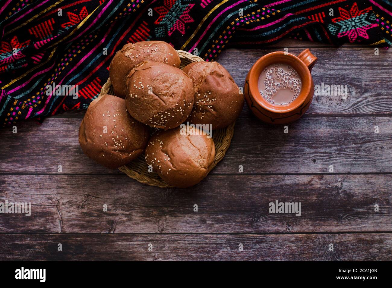 Oaxaca Brot genannt 'Pan de Yema' oder Dotterbrot und heiße Schokolade traditionelles Frühstück in Oaxaca Mexiko Stockfoto