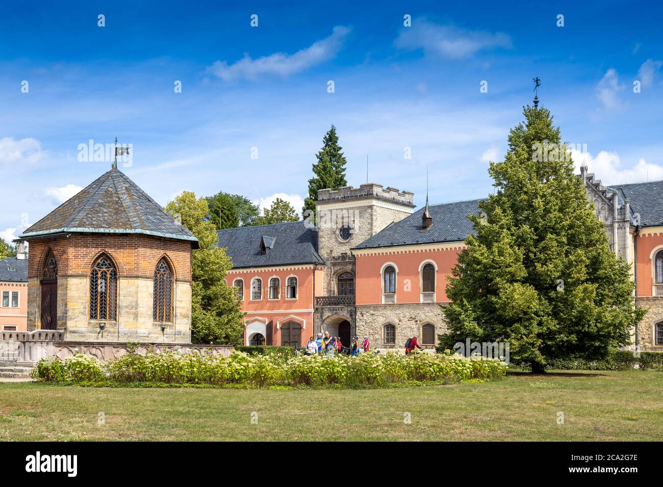 Zamek Sychrov (narodni kulturni pamatka), Cesky raj, Ceska republika / Burg Sychrov (nationales Kulturdenkmal) in der Nähe der Stadt Turnov, Böhmisches Paradies Stockfoto