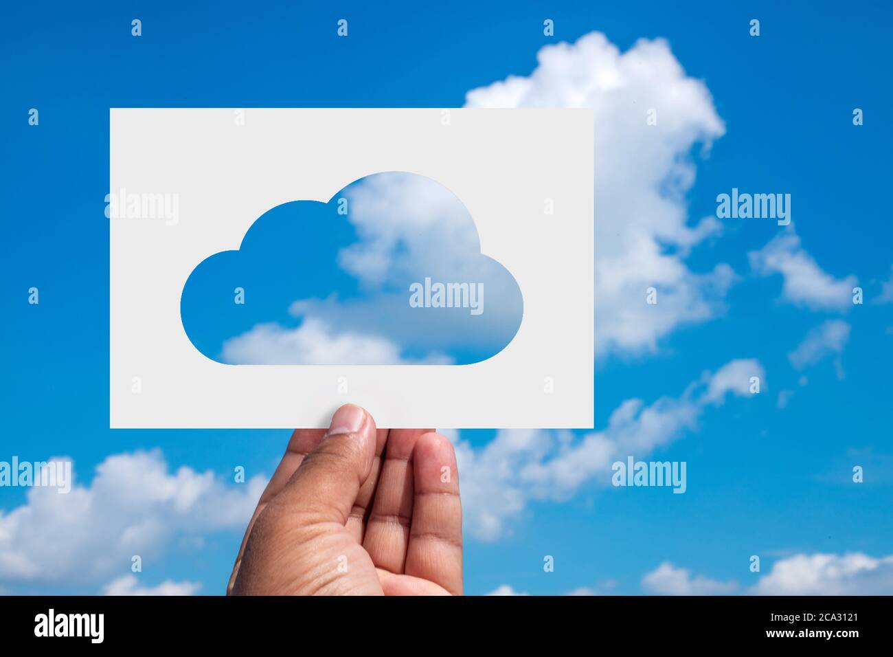 Ausgeschnittene Wolke Stockfotos Und Bilder Kaufen Alamy