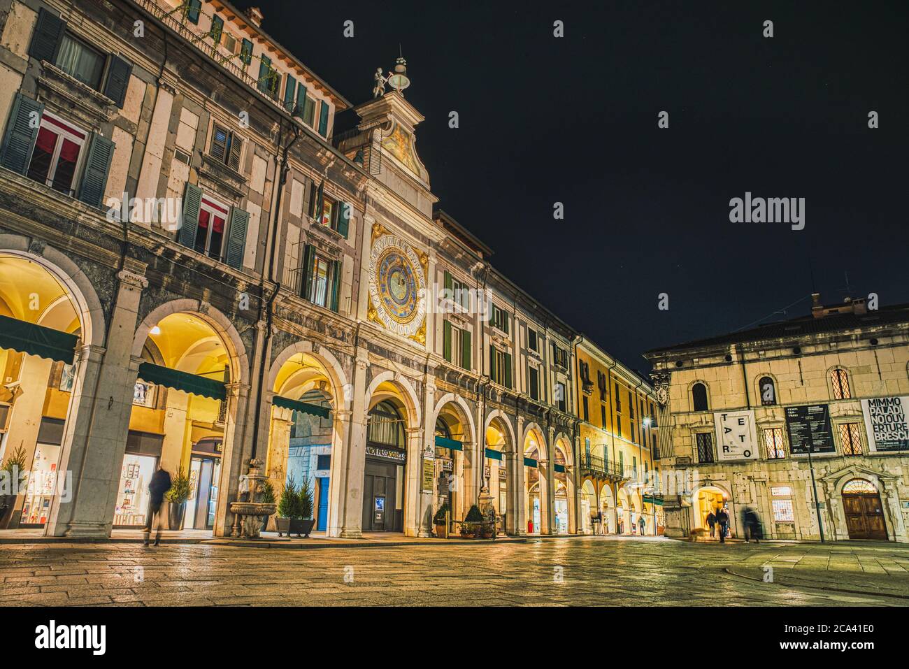 Piazza Loggia (Loggia-Platz) Mit seiner Kolonnade oder Arkade ist der Hauptplatz in Brescia ist leider berühmt für einen Bombenangriff auf Anti-Facist Demonstranten Stockfoto