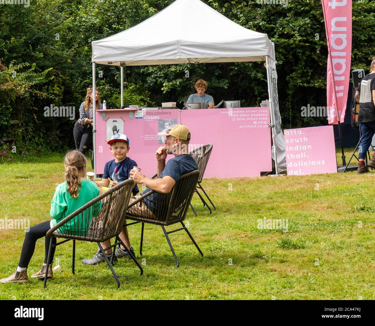 Atta South Indian Food Takeaway, außerhalb Catering mit sozialen Distanzierung tun die Coronavirus Pandemie - fotografiert von Pendennis Point öffentliche rd. Stockfoto