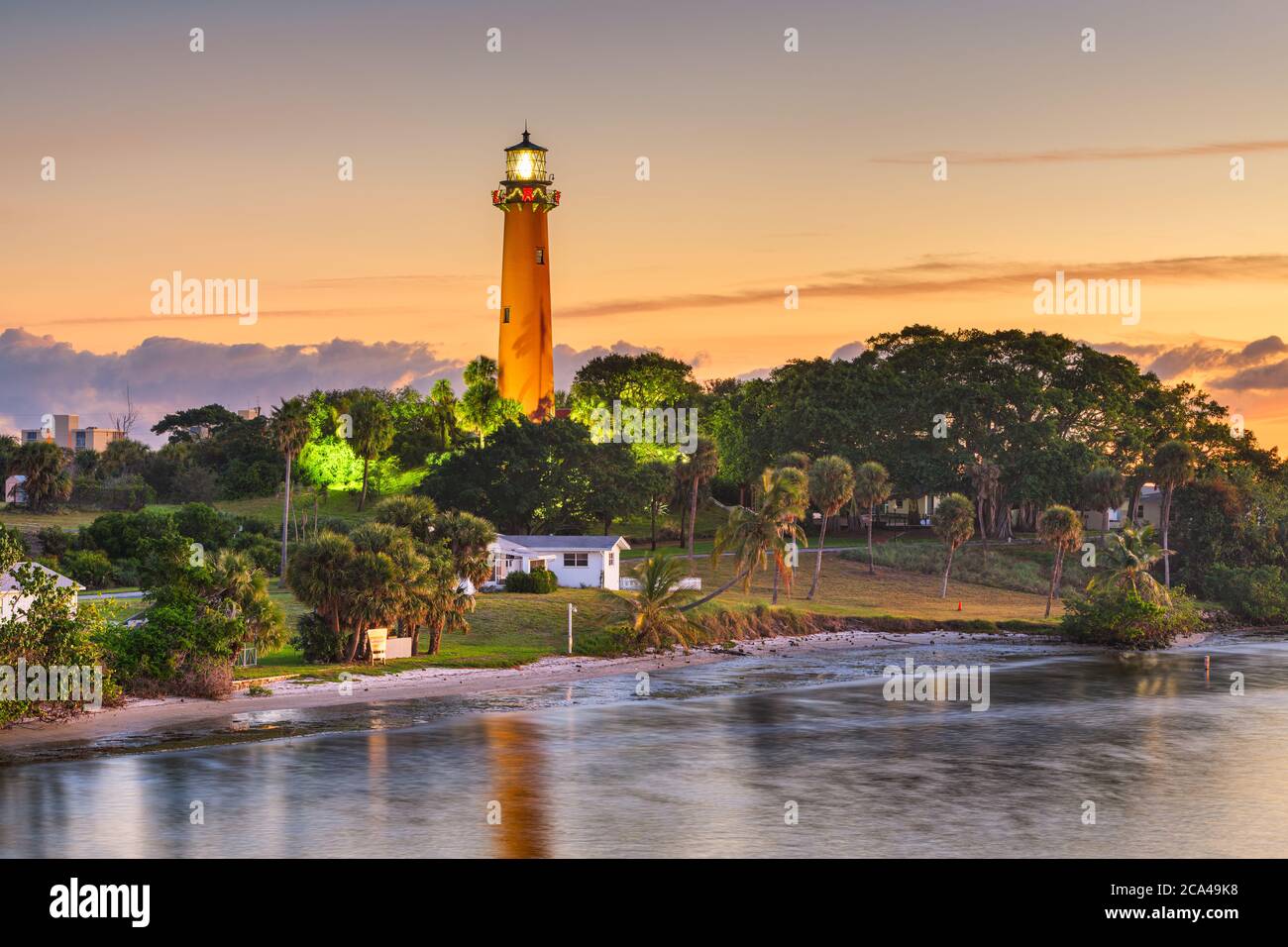 Jupiter, Florida, USA an den Jupiter Inlet Licht in der Dämmerung. Stockfoto