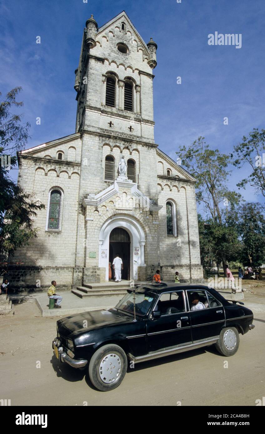 TANSANIA, Bagamoyo, alte katholische Kirche aus deutscher Kolonialzeit, erbaut 1914 / TANSANIA, Bagamoyo, alte katholische Kirche aus der deutschen Kolonialzeit Deutsch-Ostafrika, gbaut 1914 Stockfoto