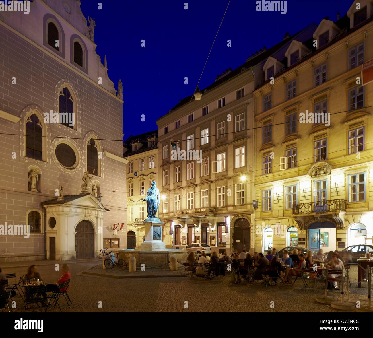 Brunnen 'Moses' am Abend in Wien Stockfoto