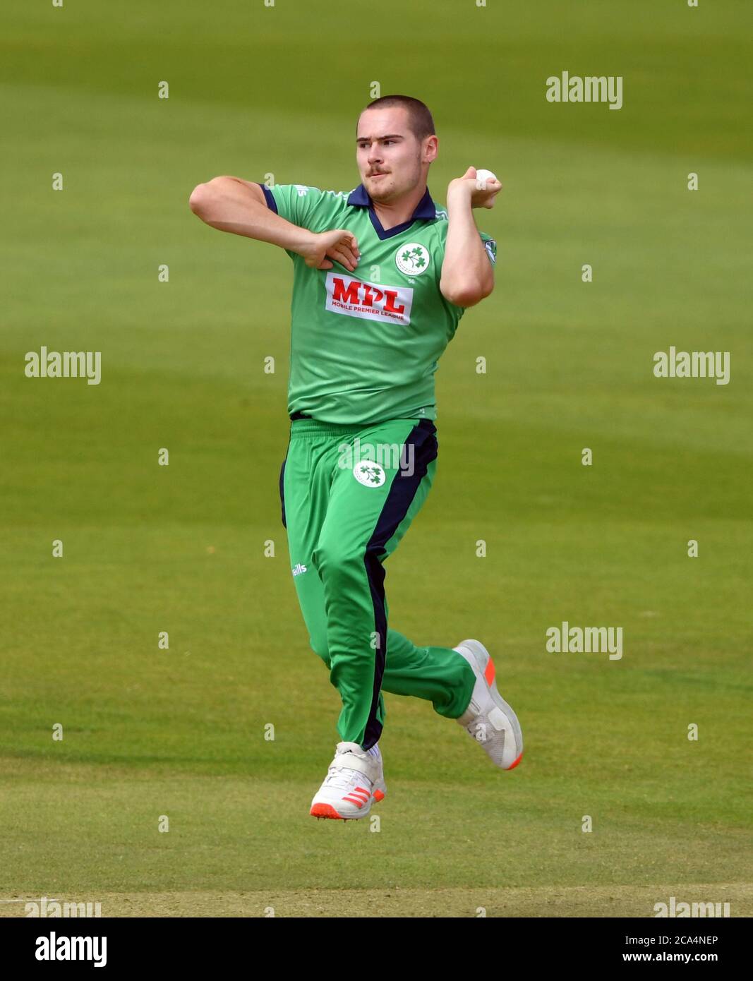 Irlands Joshua Little Bowls beim dritten One Day International Spiel im Ageas Bowl, Southampton. Stockfoto