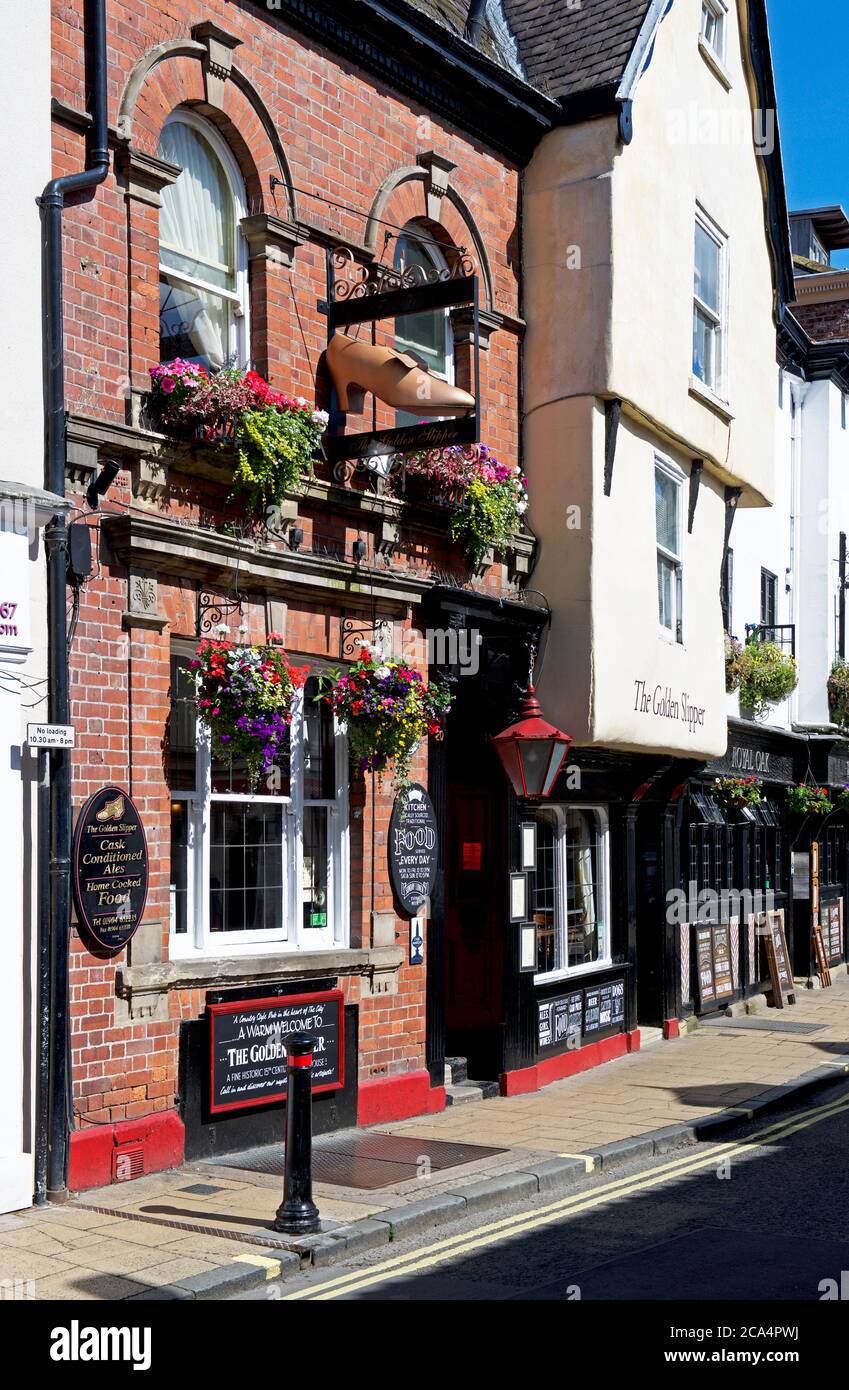 The Golden Slipper Pub in Goodramgate, York, North Yorkshire, England Stockfoto