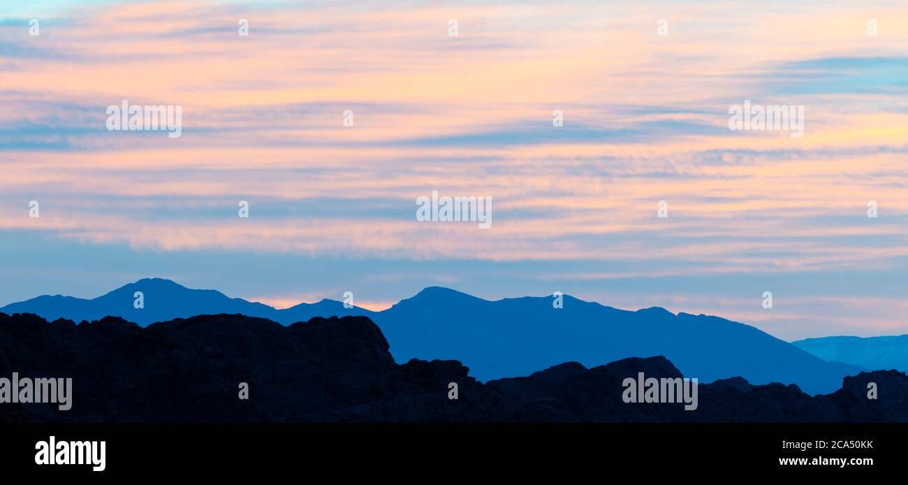 Landschaft des Valley of Fire State Park bei Sonnenaufgang, Nevada, USA Stockfoto