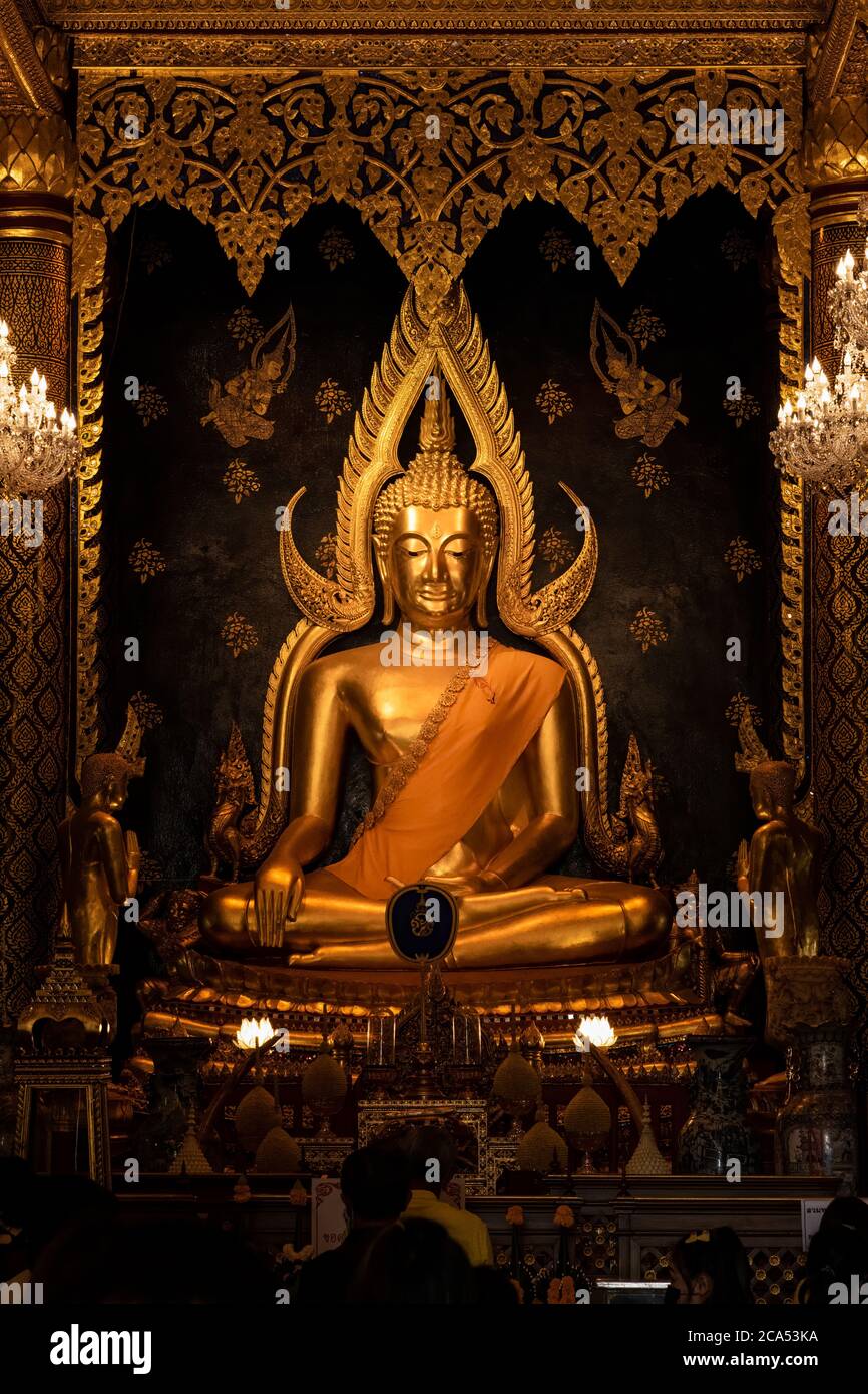 Phra Phuttha Chinnarat Buddha Statue im Wat Phra Si Rattana Mahathat, Phitsanulok, Thailand Stockfoto