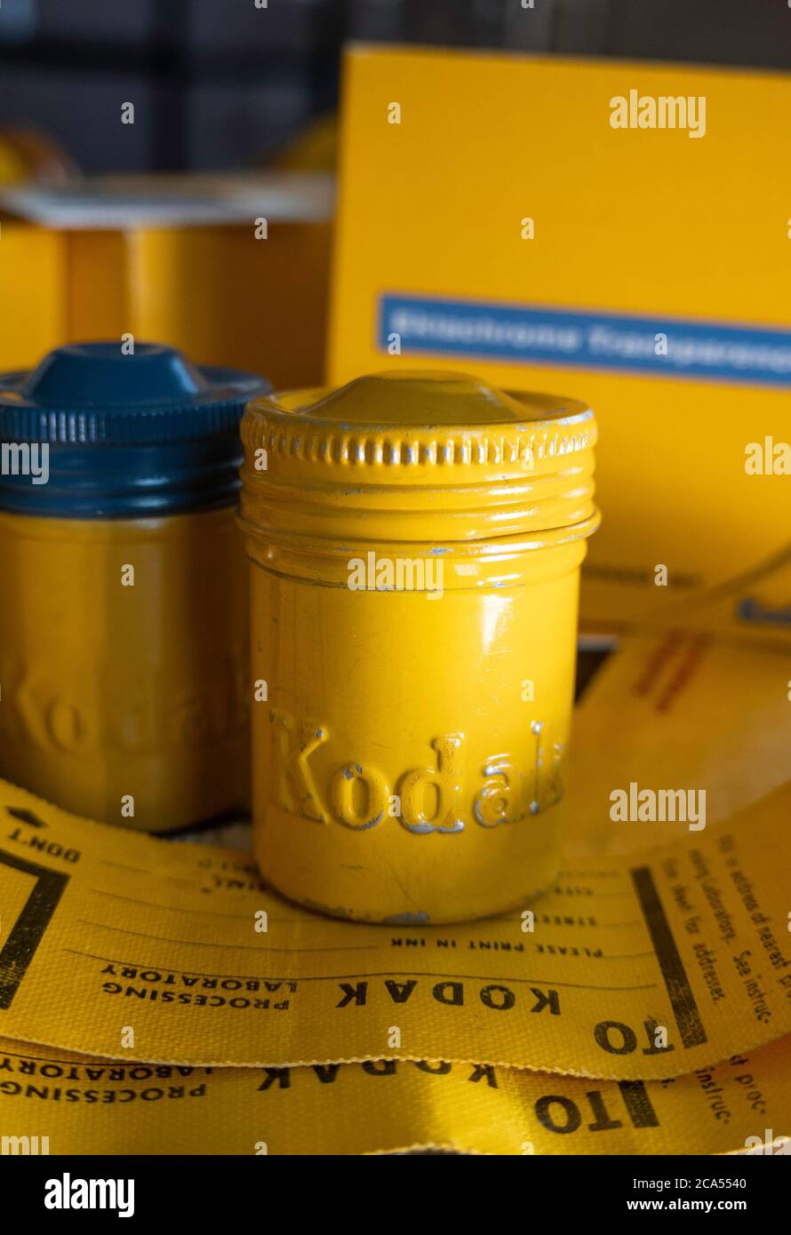 Vintage 50er Jahre Kodak Metall-Film-Container und Stoff Versandtasche, USA Stockfoto