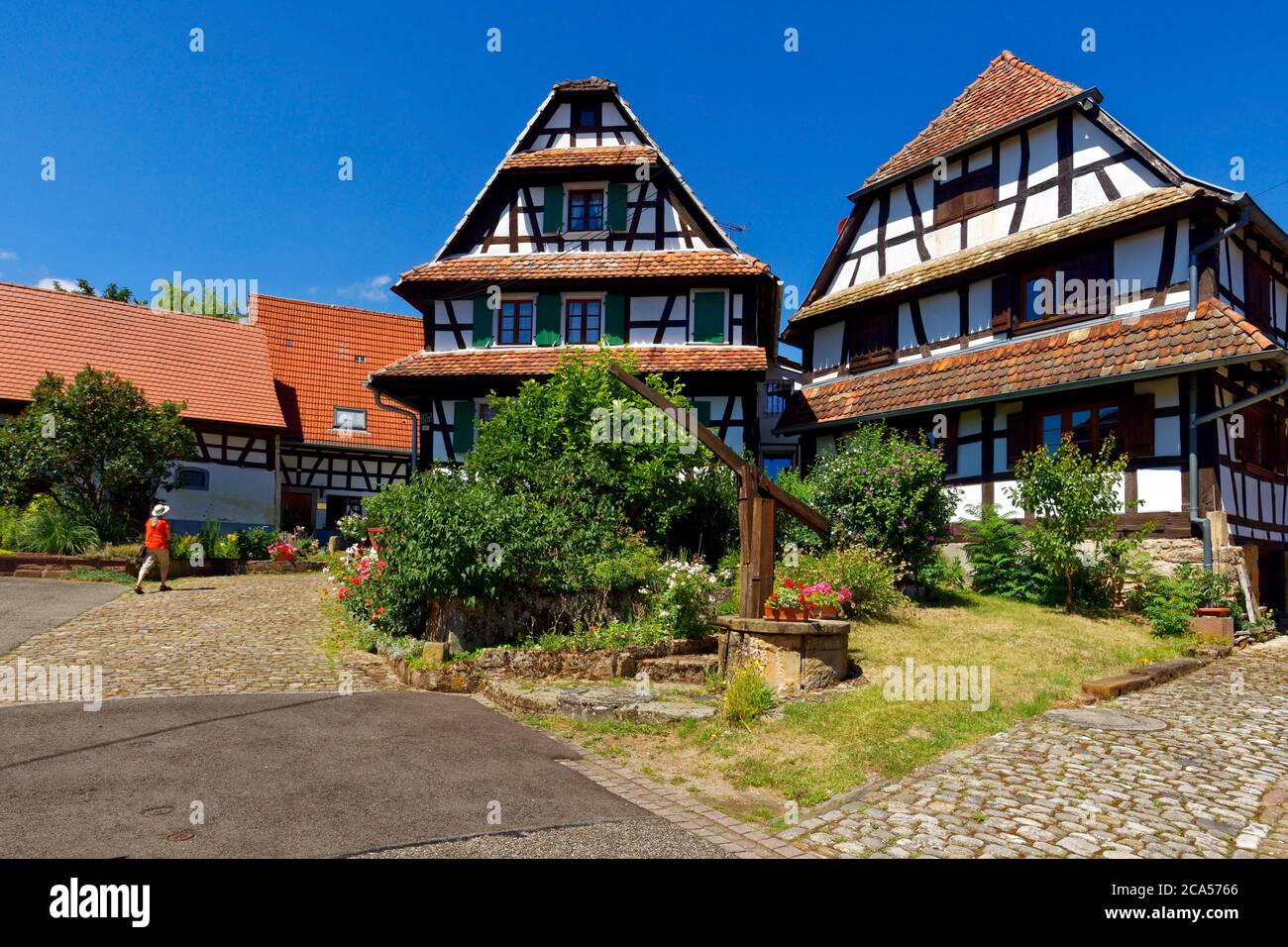 Frankreich, Bas Rhin, Hunspach, beschriftet Les Plus Beaux Villages de France (die schönsten Dörfer Frankreichs), traditionelle Fachwerkhäuser von Th Stockfoto