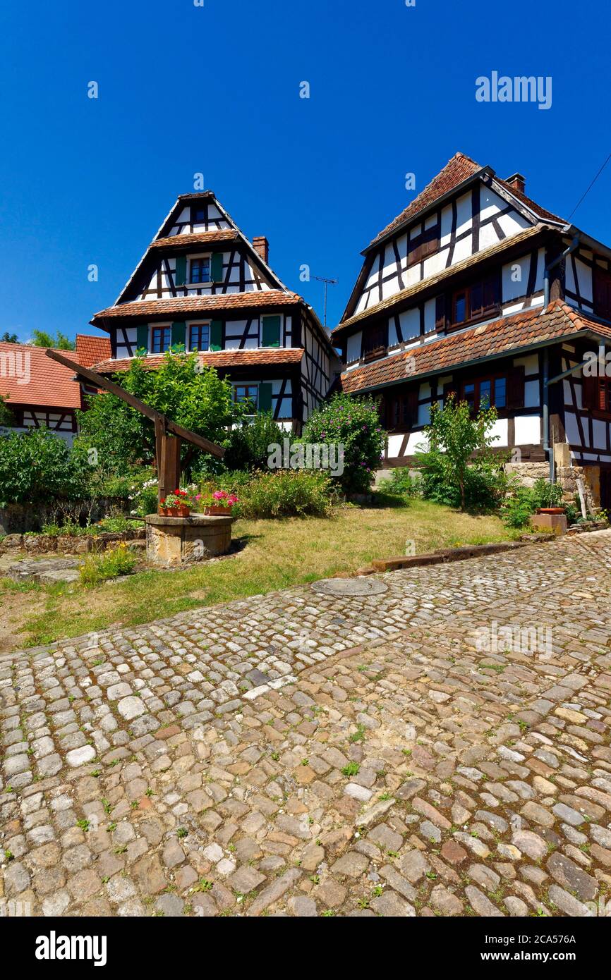 Frankreich, Bas Rhin, Hunspach, beschriftet Les Plus Beaux Villages de France (die schönsten Dörfer Frankreichs), traditionelle Fachwerkhäuser von Th Stockfoto