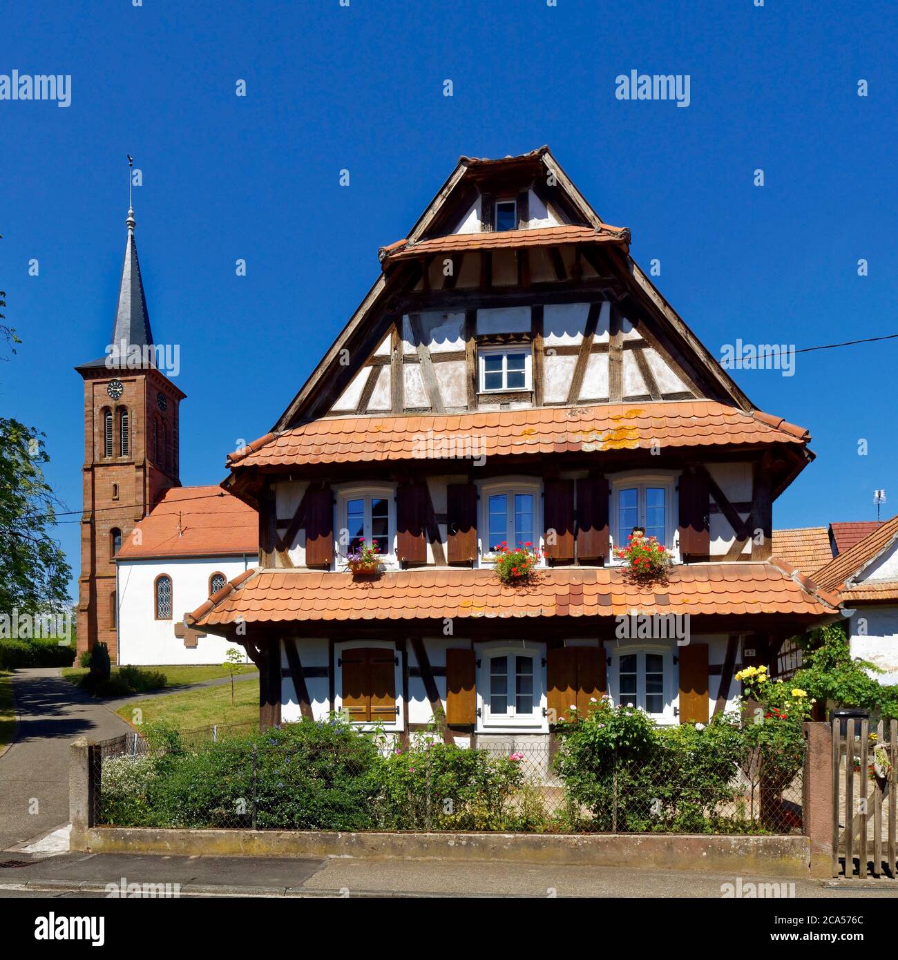 Frankreich, Bas Rhin, Hunspach, beschriftet Les Plus Beaux Villages de France (die schönsten Dörfer Frankreichs), traditionelle Fachwerkhäuser von Th Stockfoto